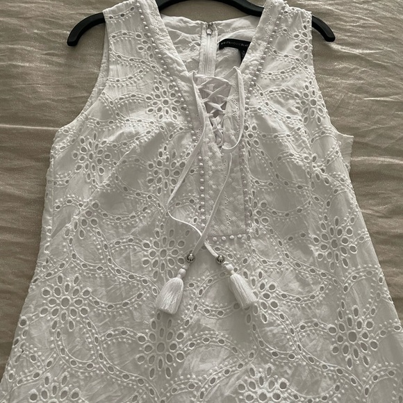 WHITE HOUSE BLACK MARKET Womens Eyelet Dress Size 6 Sleeveless Shift Lace Up - Picture 5 of 9
